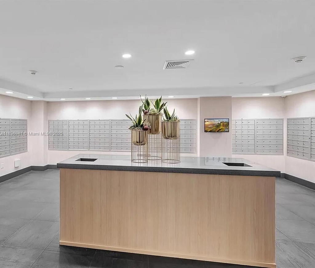 Real estate property located at 90 3rd St #2506, Miami-dade, Ivy Condo, Miami, FL