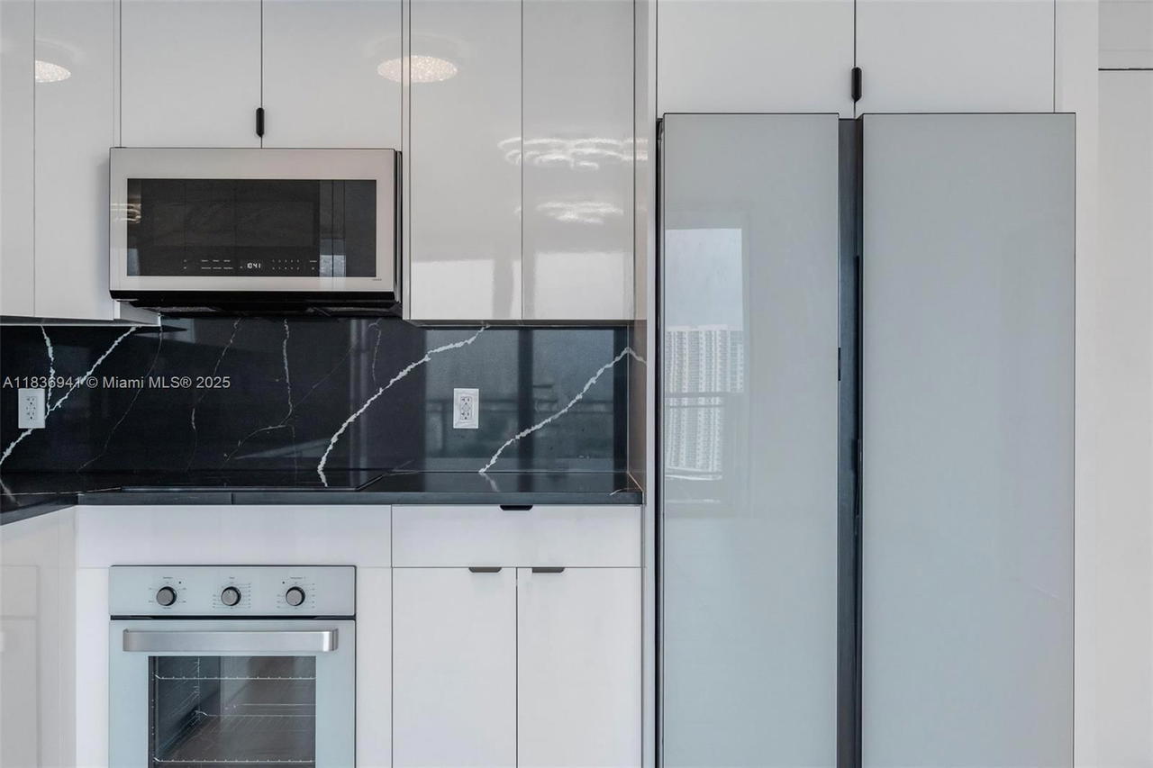Real estate property located at 90 3rd St #2506, Miami-dade, Ivy Condo, Miami, FL