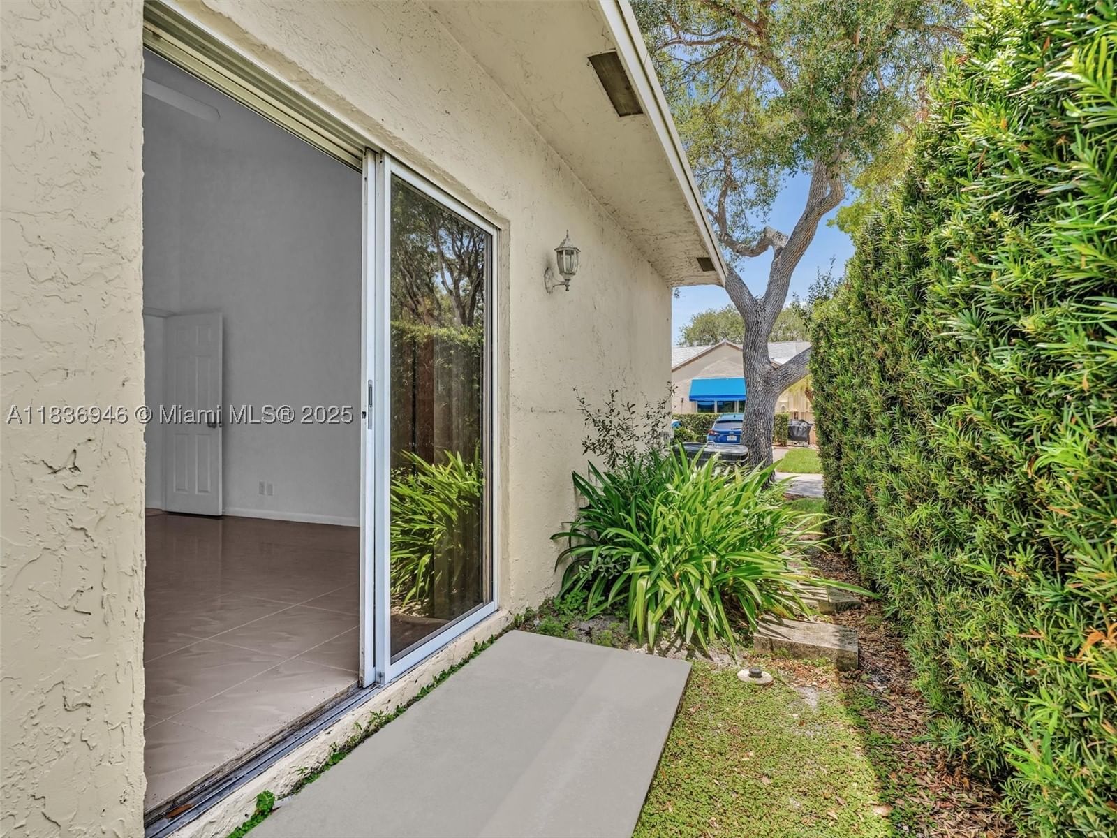 Real estate property located at 5201 31st Ave #112, Broward, Key North, Dania Beach, FL