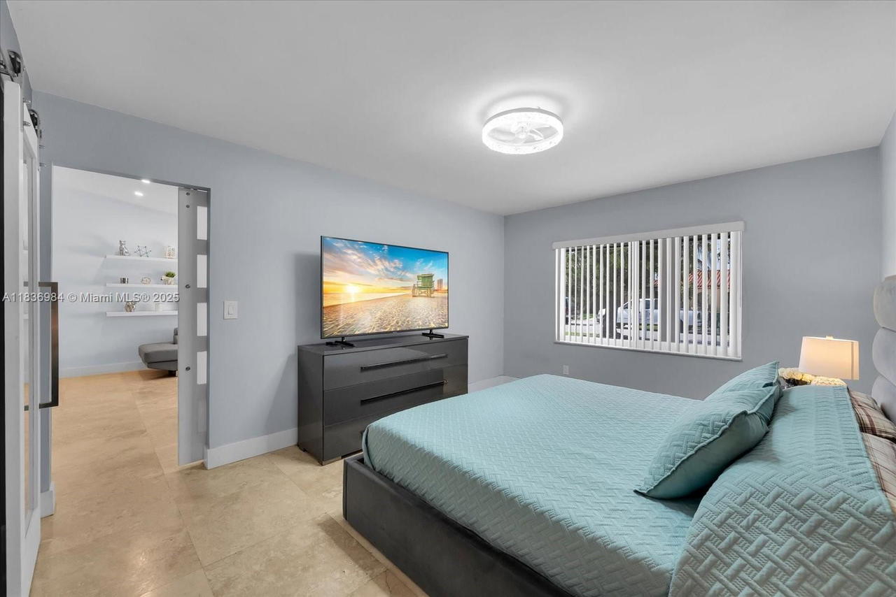 Real estate property located at 14071 45th St, Miami-dade, Bent Tree Lakeside, Miami, FL