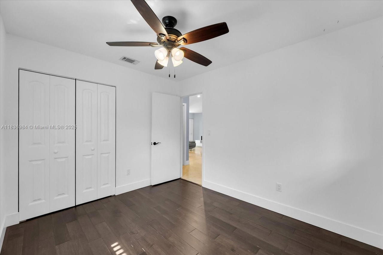 Real estate property located at 14071 45th St, Miami-dade, Bent Tree Lakeside, Miami, FL