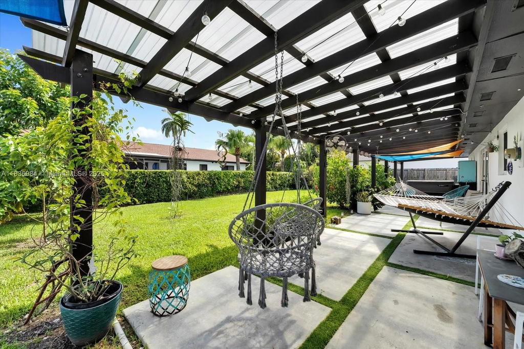 Real estate property located at 14071 45th St, Miami-dade, Bent Tree Lakeside, Miami, FL