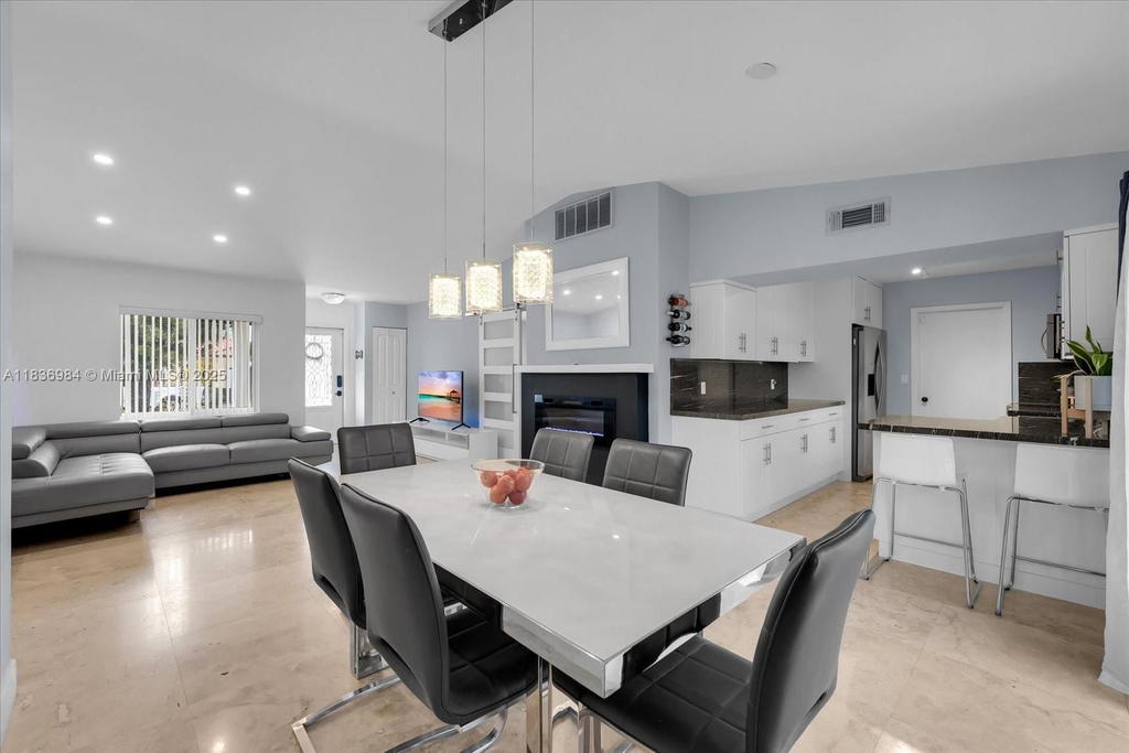 Real estate property located at 14071 45th St, Miami-dade, Bent Tree Lakeside, Miami, FL