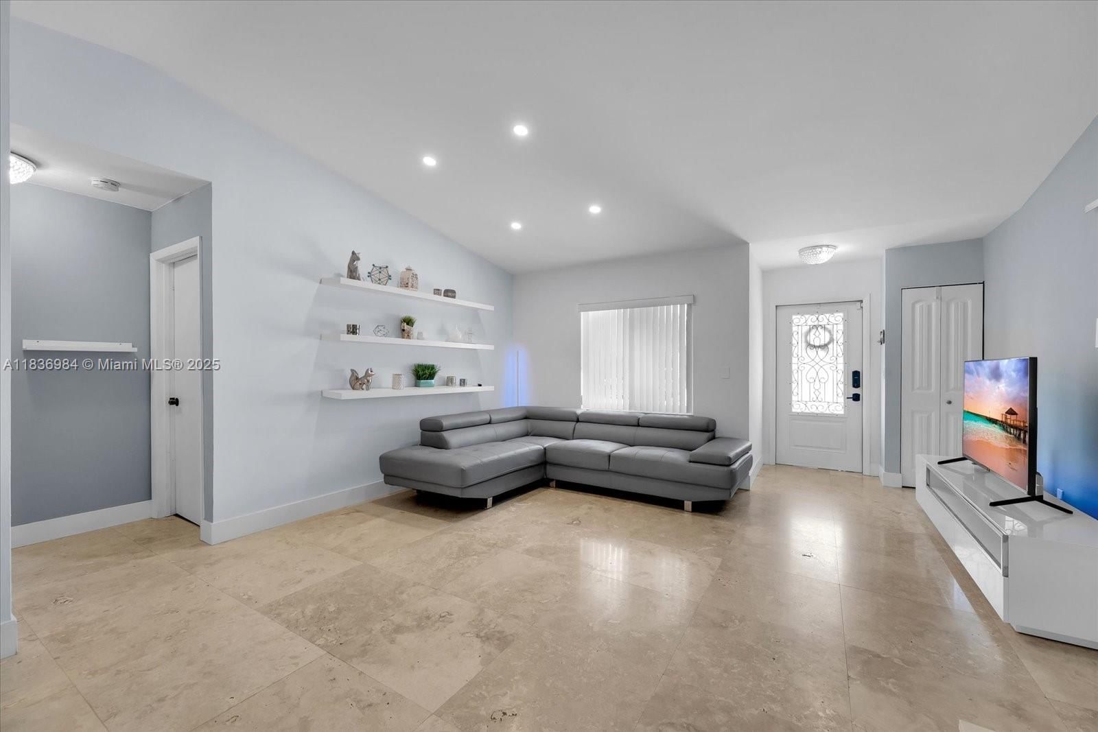 Real estate property located at 14071 45th St, Miami-dade, Bent Tree Lakeside, Miami, FL