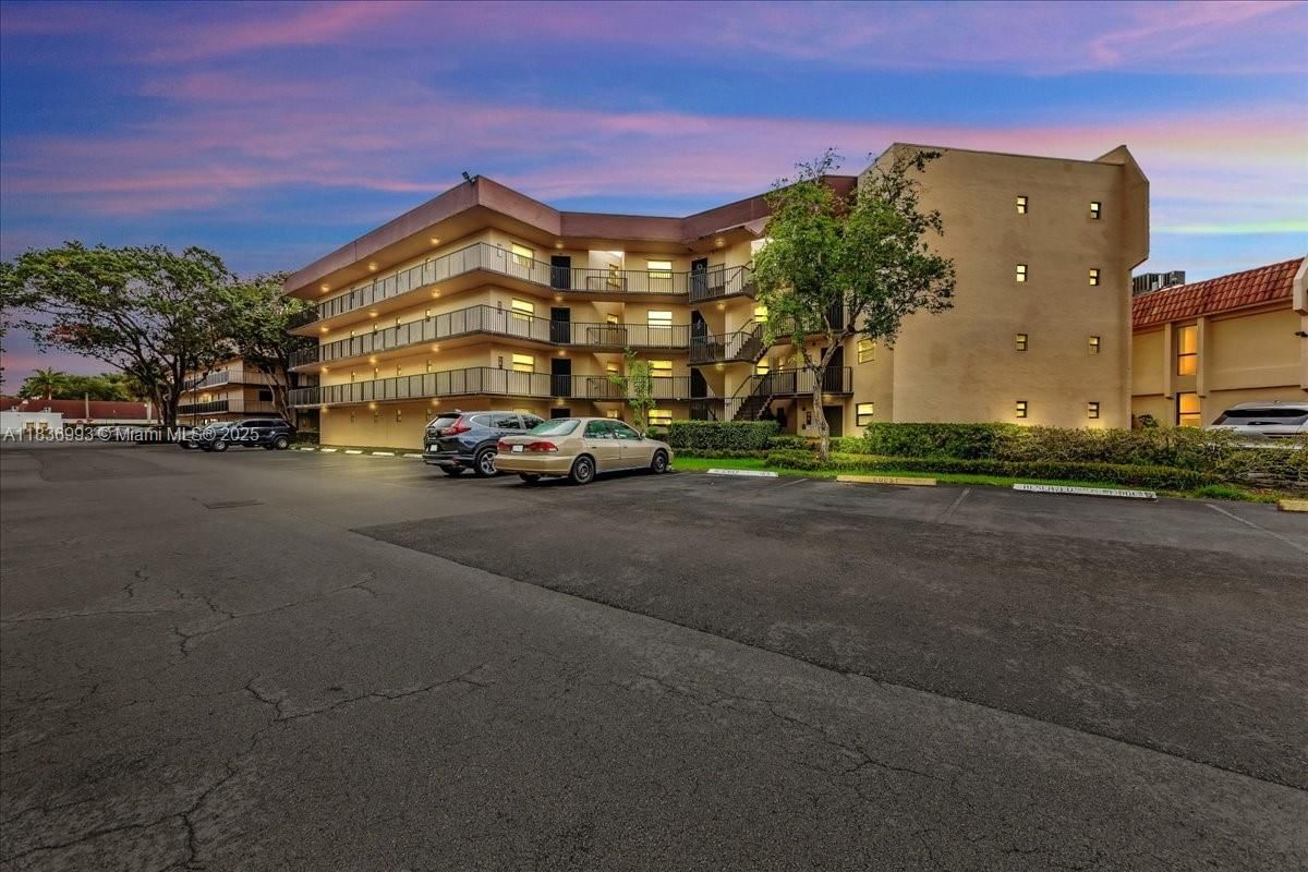 Real estate property located at 6555 Broward Blvd #300, Broward, Plantation Club C Condo, Plantation, FL