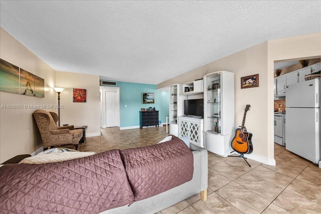 Real estate property located at 6555 Broward Blvd #300, Broward, Plantation Club C Condo, Plantation, FL