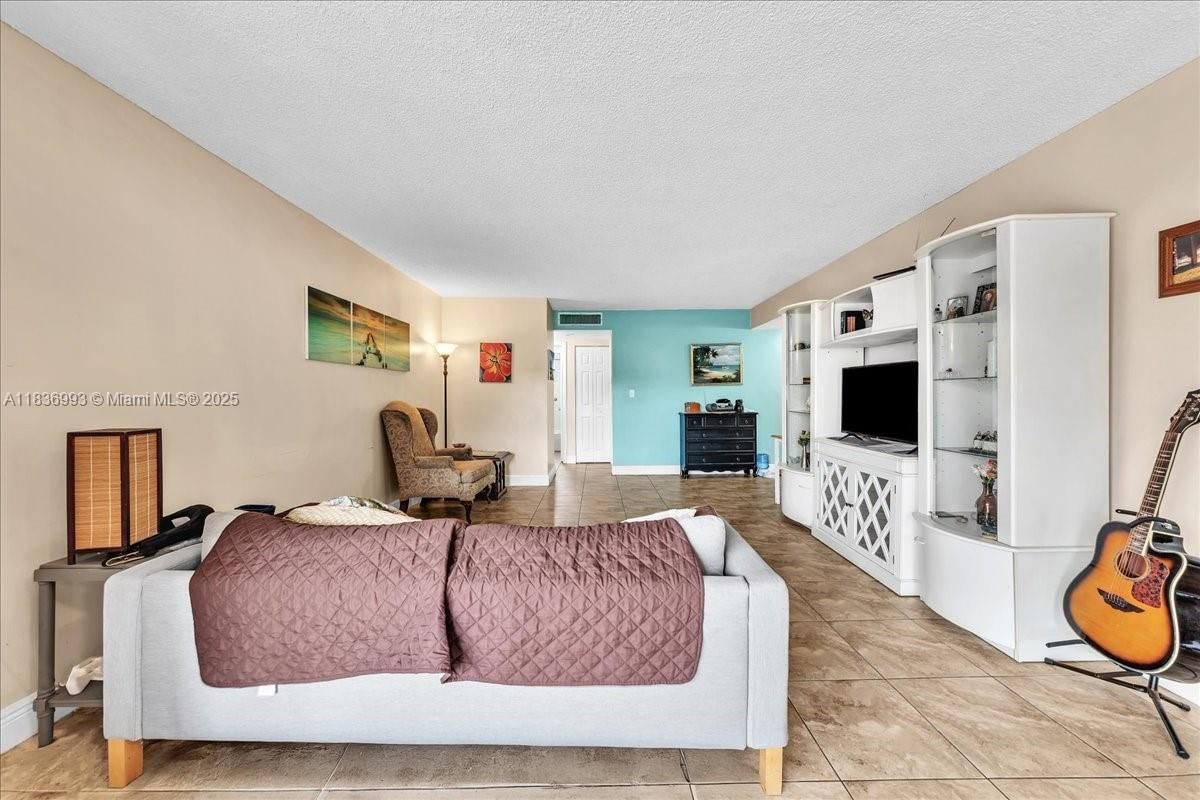 Real estate property located at 6555 Broward Blvd #300, Broward, Plantation Club C Condo, Plantation, FL