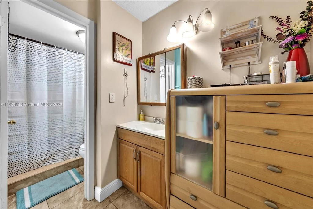 Real estate property located at 6555 Broward Blvd #300, Broward, Plantation Club C Condo, Plantation, FL