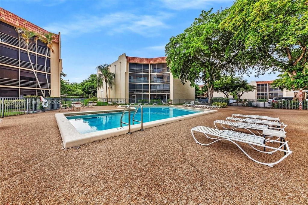 Real estate property located at 6555 Broward Blvd #300, Broward, Plantation Club C Condo, Plantation, FL