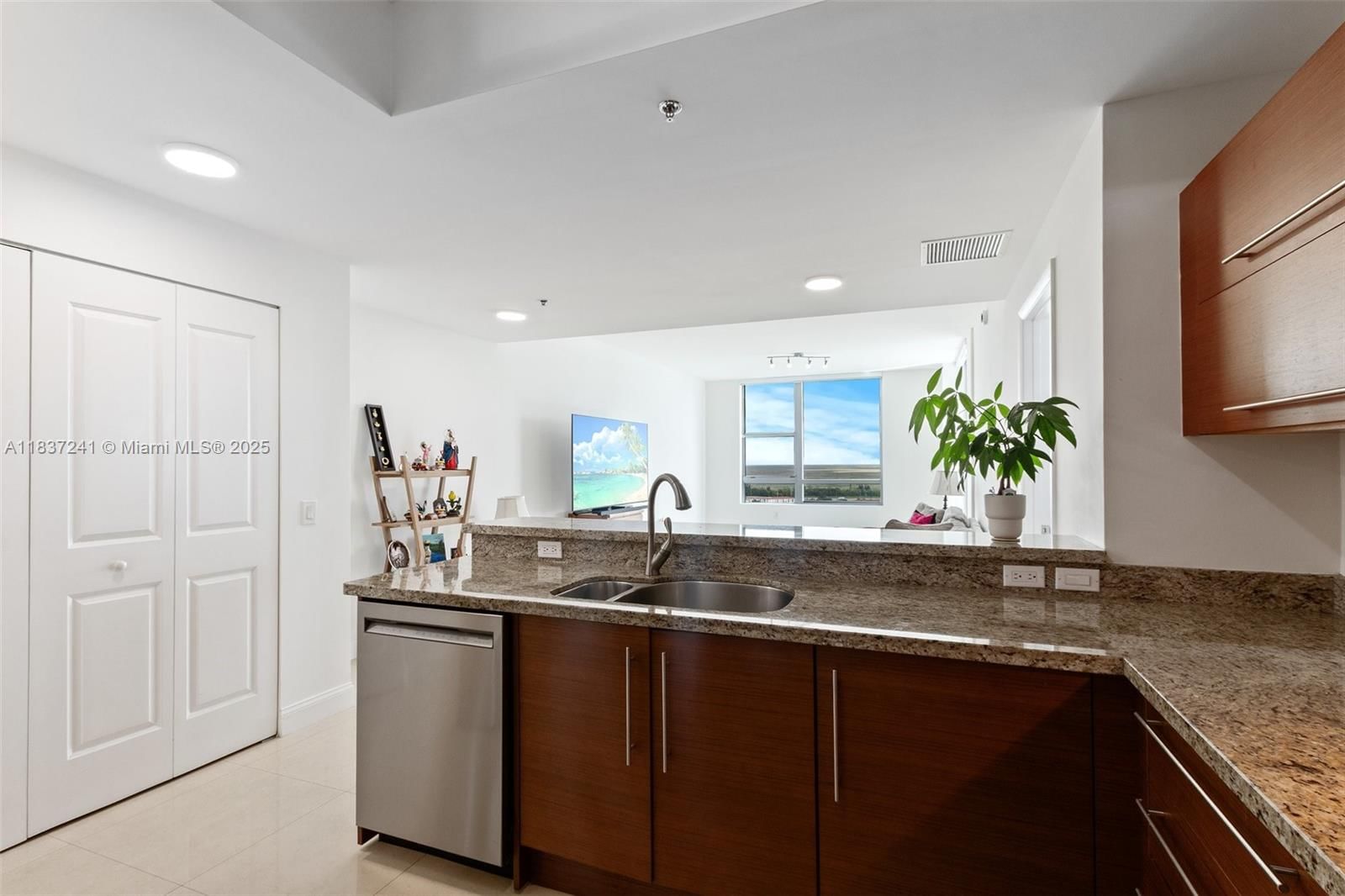 Real estate property located at 2681 Flamingo Rd #2508S, Broward, Tao Sawgrass Condominium, Sunrise, FL