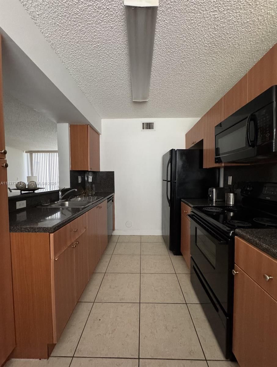 Real estate property located at 9755 48th Ter #321, Miami-dade, The Greens At Doral Condo, Doral, FL