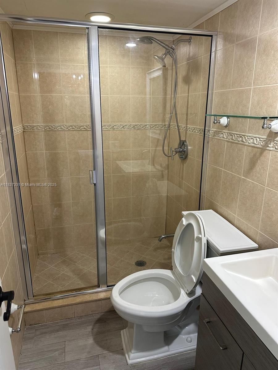 Real estate property located at 661 University Dr #1-201, Broward, French Villas Condo, Pembroke Pines, FL
