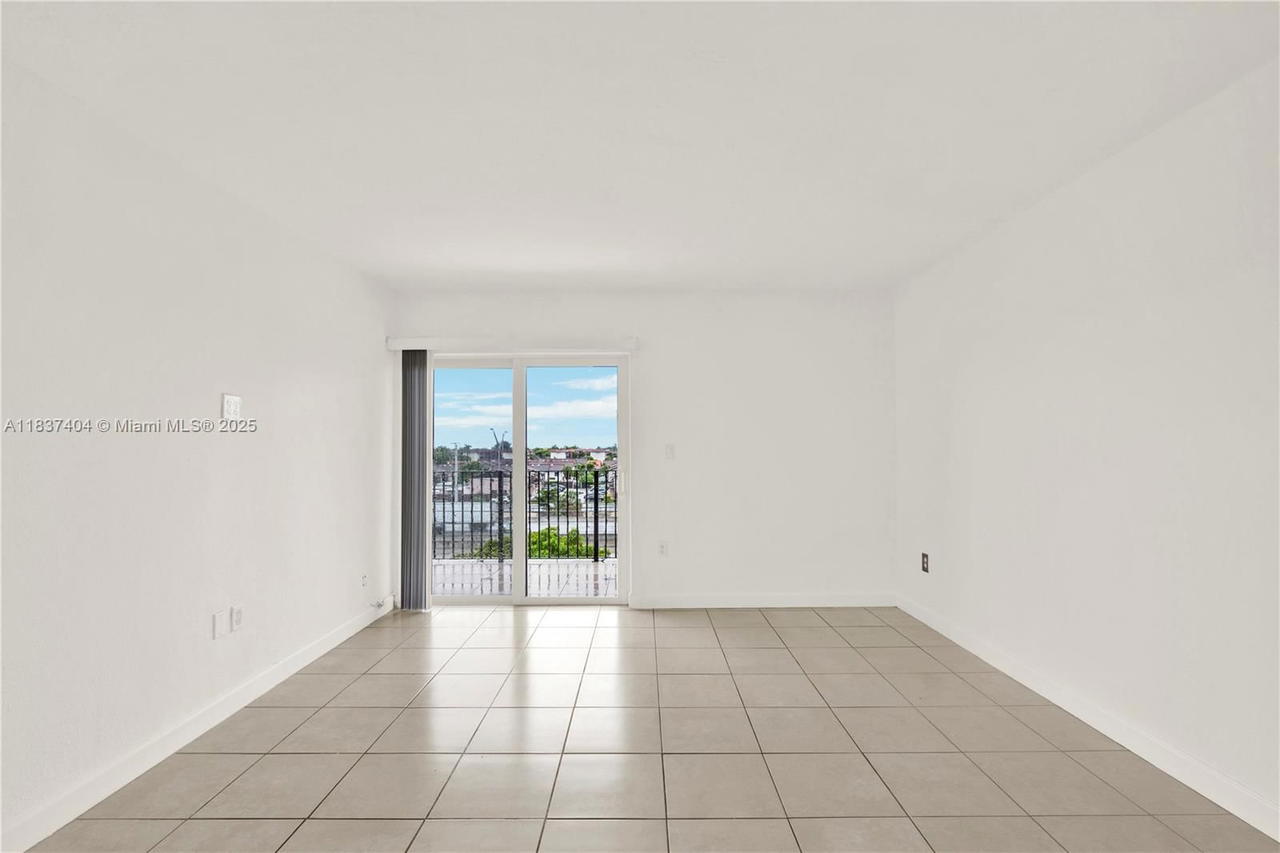 Real estate property located at 1990 56th St #1407, Miami-dade, Palm-west Gardens Condo, Hialeah, FL