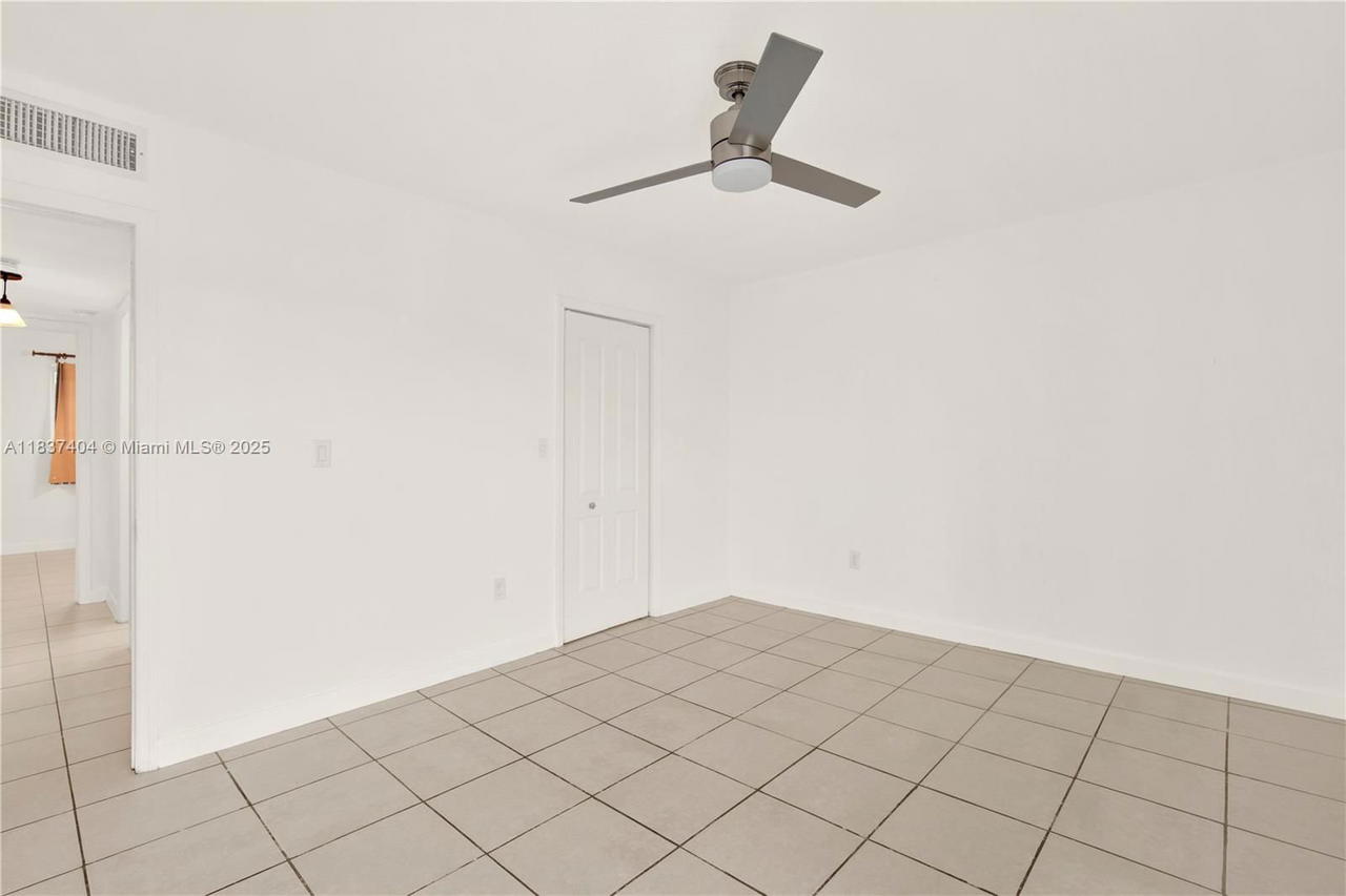 Real estate property located at 1990 56th St #1407, Miami-dade, Palm-west Gardens Condo, Hialeah, FL