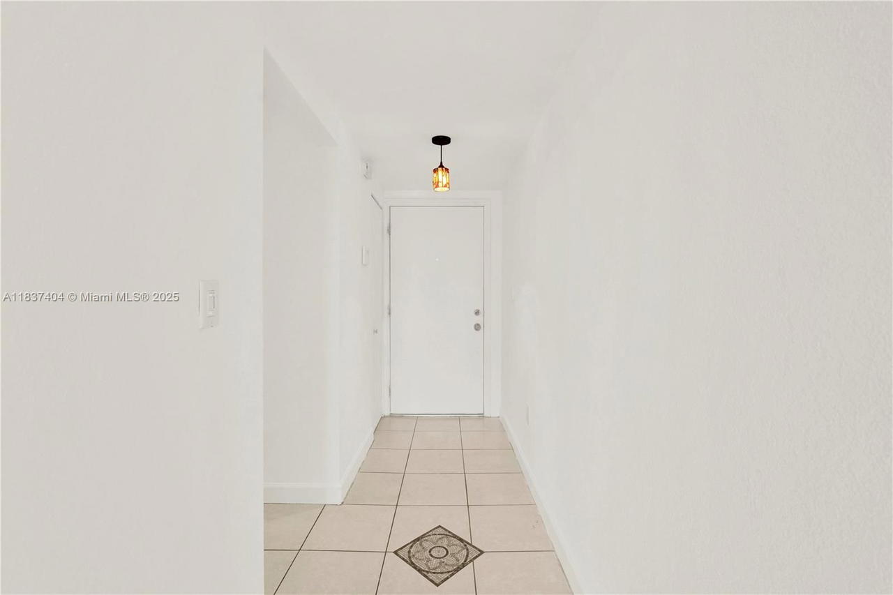 Real estate property located at 1990 56th St #1407, Miami-dade, Palm-west Gardens Condo, Hialeah, FL