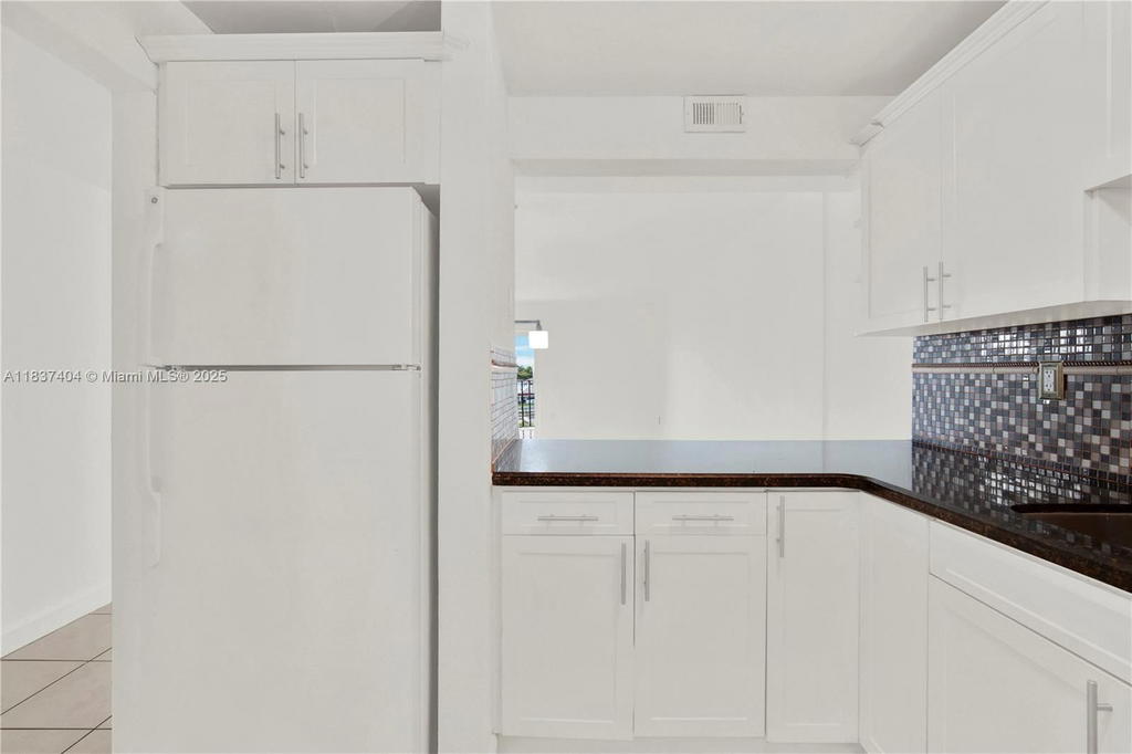 Real estate property located at 1990 56th St #1407, Miami-dade, Palm-west Gardens Condo, Hialeah, FL