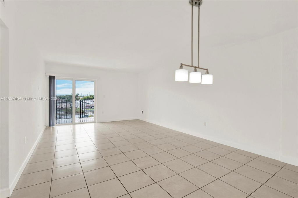 Real estate property located at 1990 56th St #1407, Miami-dade, Palm-west Gardens Condo, Hialeah, FL