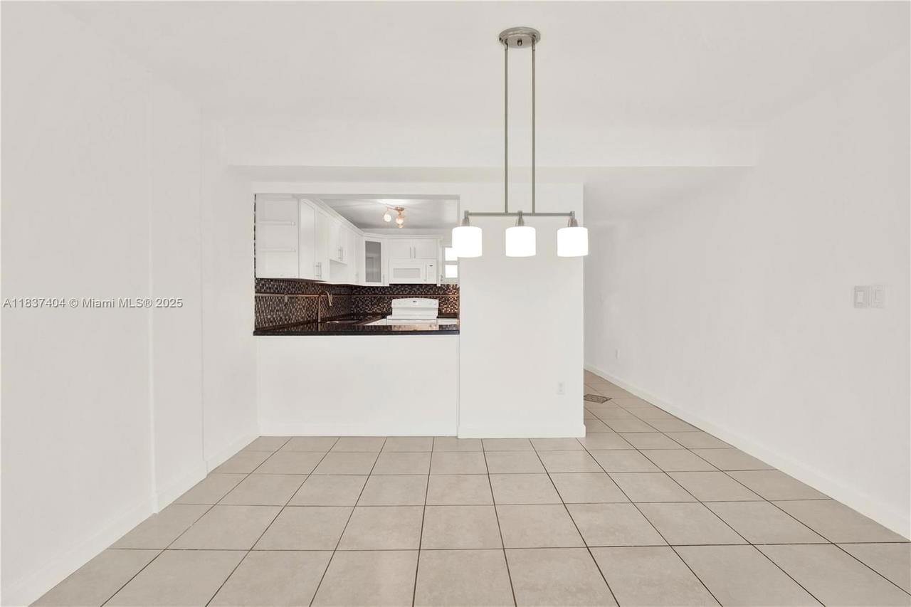 Real estate property located at 1990 56th St #1407, Miami-dade, Palm-west Gardens Condo, Hialeah, FL