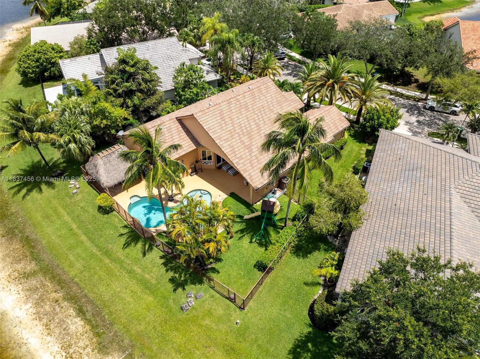 Real estate property located at 3043 Lakewood Dr, Broward, Weston Hills, Weston, FL