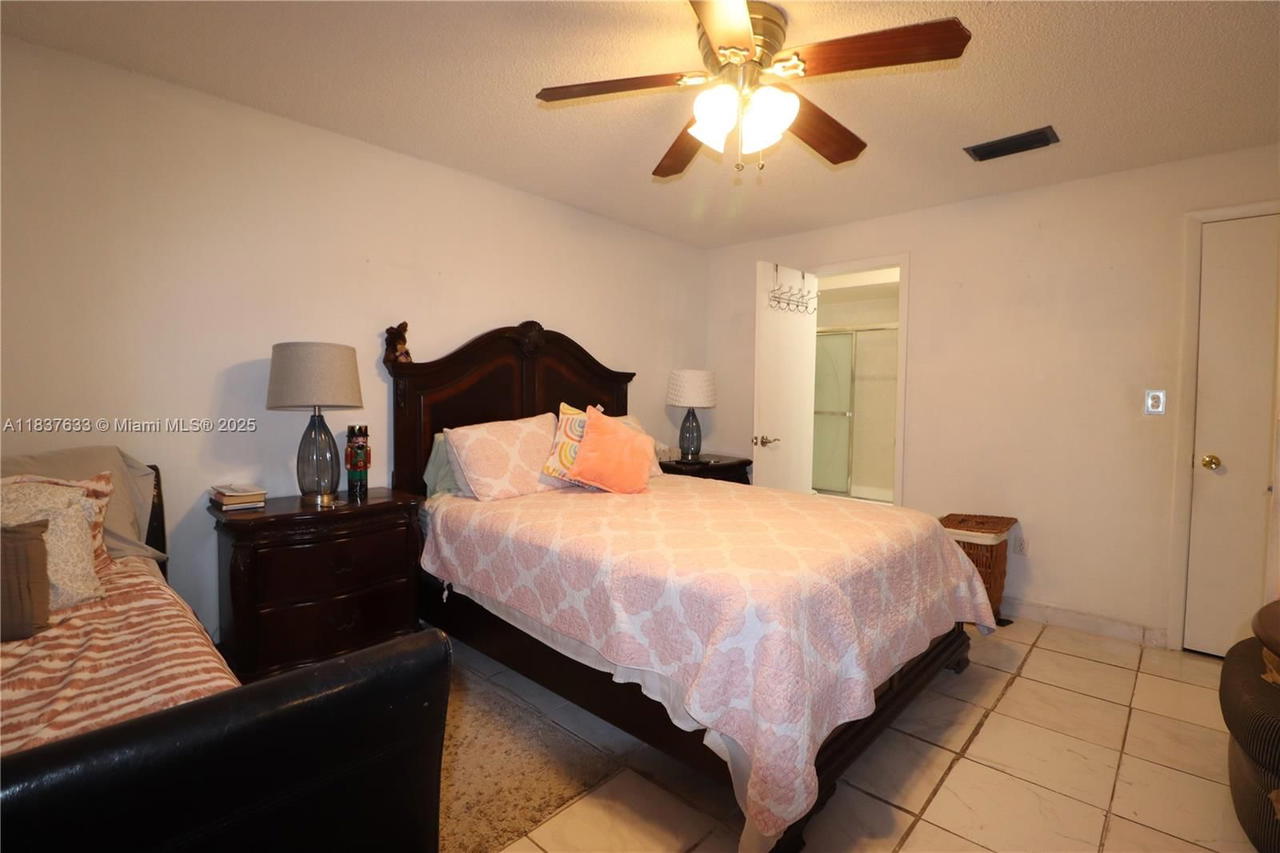 Real estate property located at 15434 85th Ln #154, Miami-dade, Olympian Gdn Condo, Miami, FL