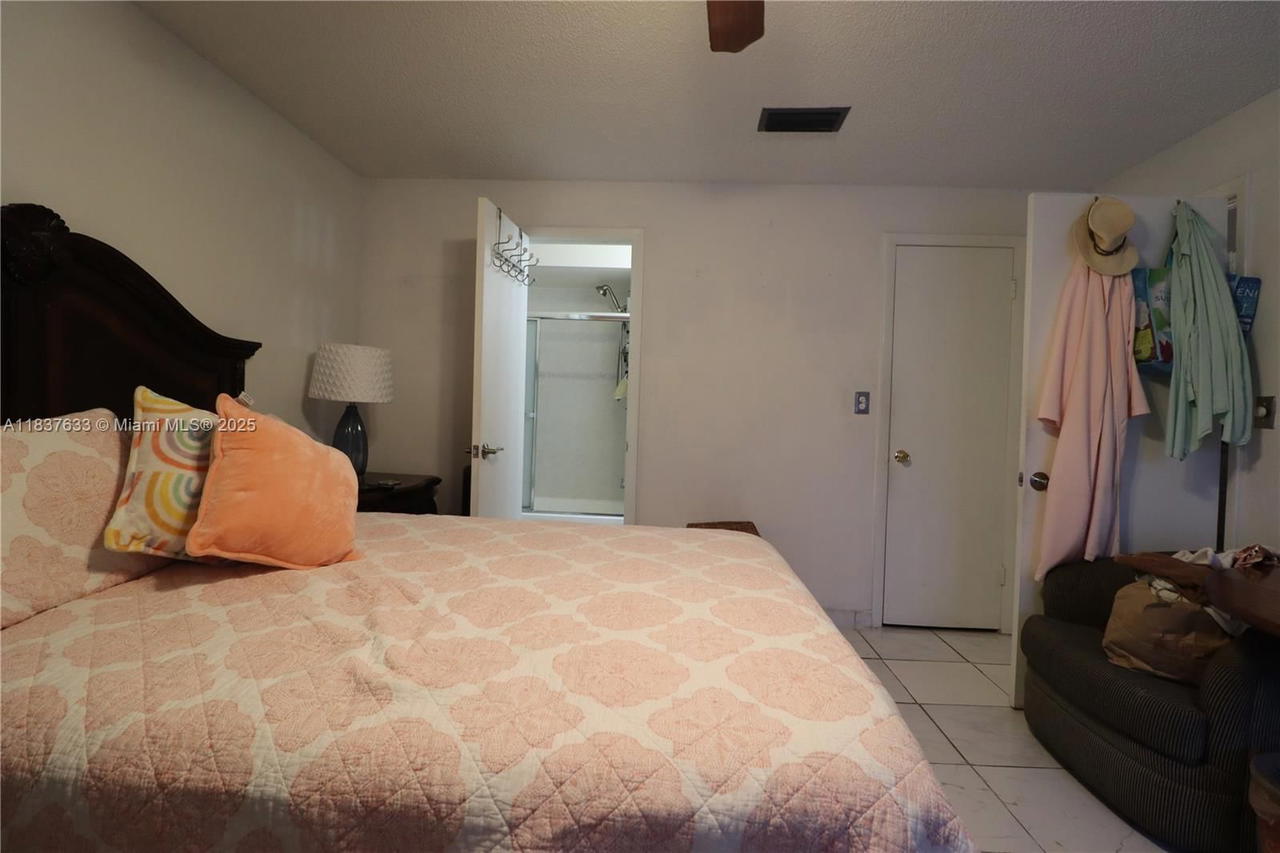 Real estate property located at 15434 85th Ln #154, Miami-dade, Olympian Gdn Condo, Miami, FL
