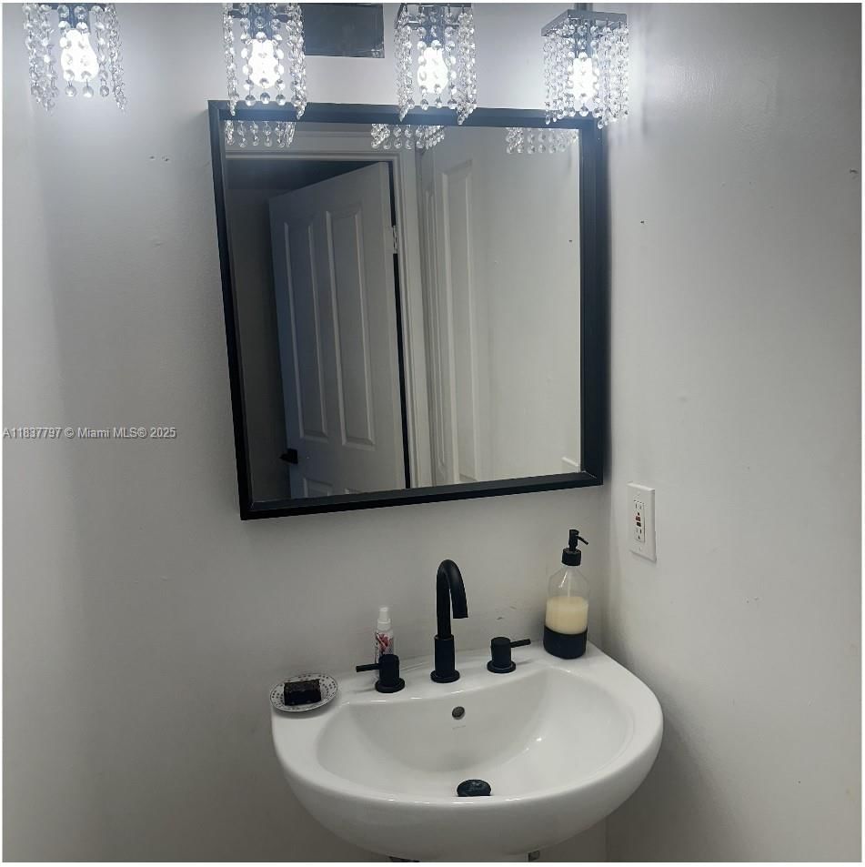 Real estate property located at 2351 Douglas Rd #702, Miami-dade, Gables Terrace Condo, Miami, FL