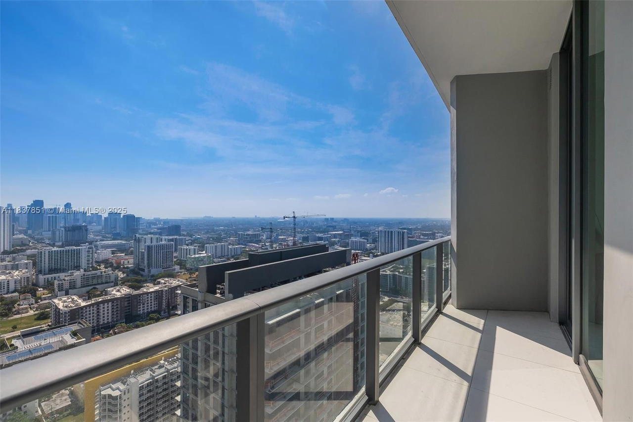 Real estate property located at 501 31st St #4007, Miami-dade, Paraiso Bayviews, Miami, FL