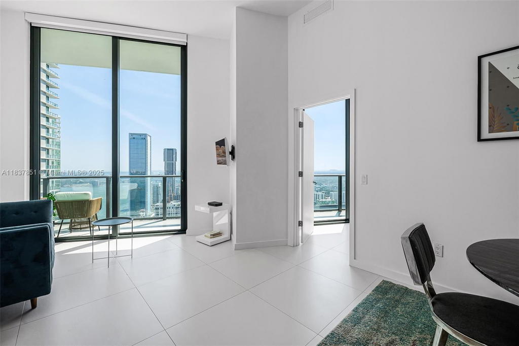 Real estate property located at 501 31st St #4007, Miami-dade, Paraiso Bayviews, Miami, FL