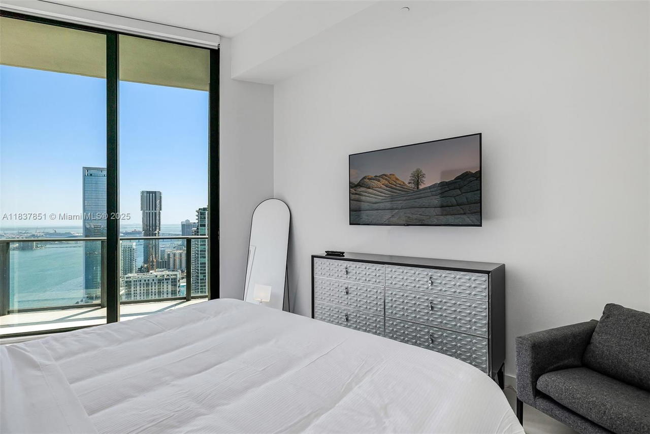 Real estate property located at 501 31st St #4007, Miami-dade, Paraiso Bayviews, Miami, FL