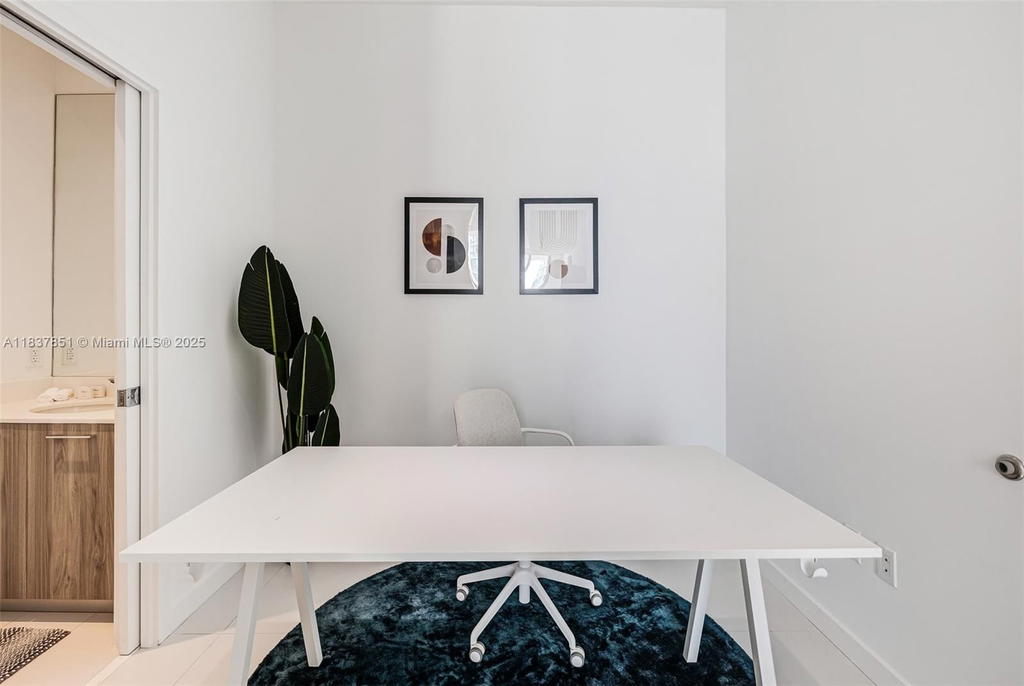 Real estate property located at 501 31st St #4007, Miami-dade, Paraiso Bayviews, Miami, FL