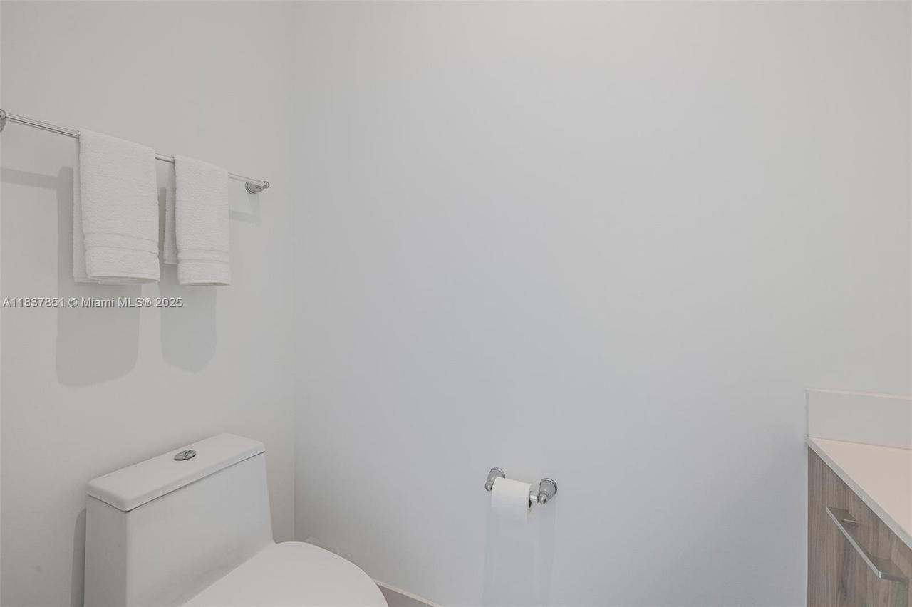 Real estate property located at 501 31st St #4007, Miami-dade, Paraiso Bayviews, Miami, FL