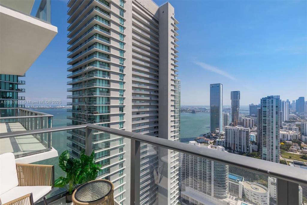 Real estate property located at 501 31st St #4007, Miami-dade, Paraiso Bayviews, Miami, FL
