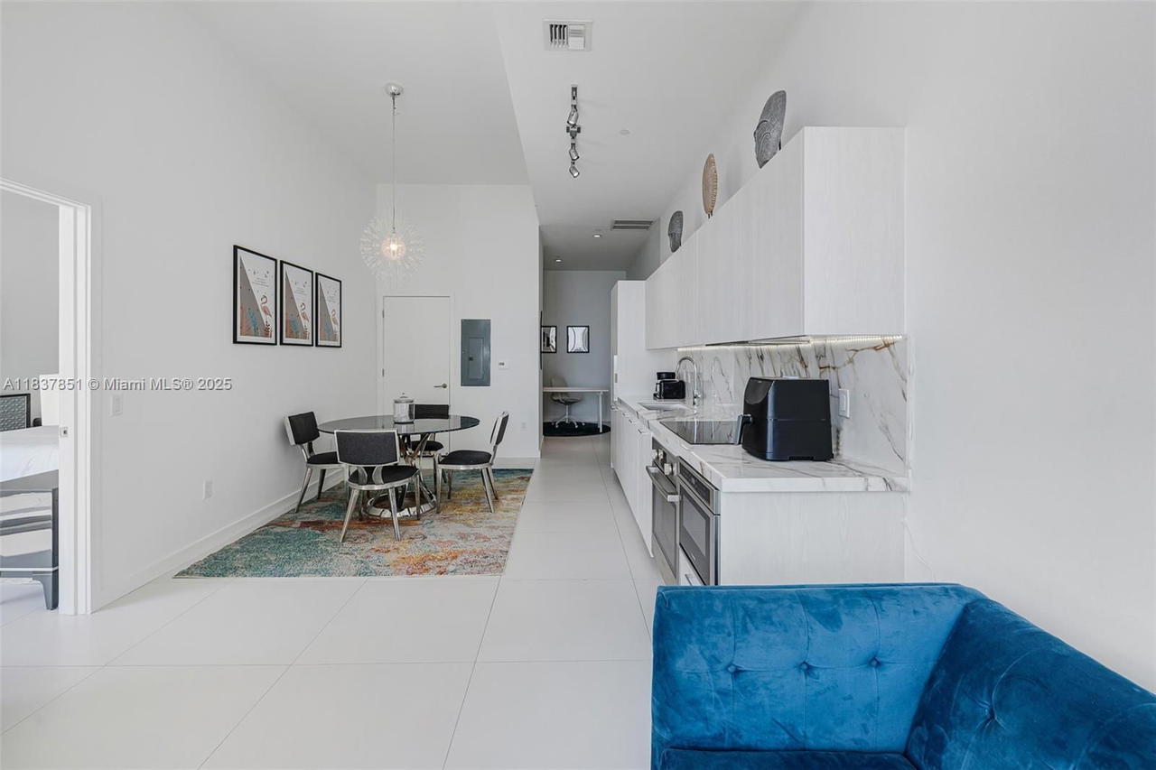 Real estate property located at 501 31st St #4007, Miami-dade, Paraiso Bayviews, Miami, FL