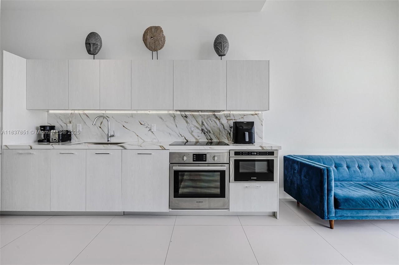 Real estate property located at 501 31st St #4007, Miami-dade, Paraiso Bayviews, Miami, FL