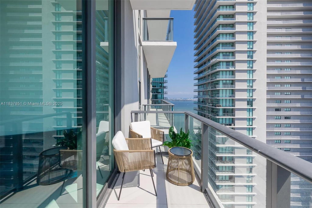 Real estate property located at 501 31st St #4007, Miami-dade, Paraiso Bayviews, Miami, FL
