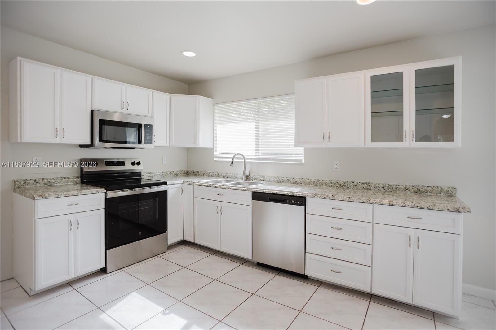 Real estate property located at 274 Bridgeport Dr, St Lucie, Port St Lucie Section 42, Port St Lucie, FL