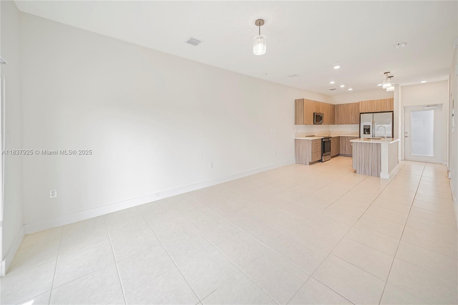 Real estate property located at 8265 41st St C-307, Miami-dade, Downtown Doral South Phas, Doral, FL