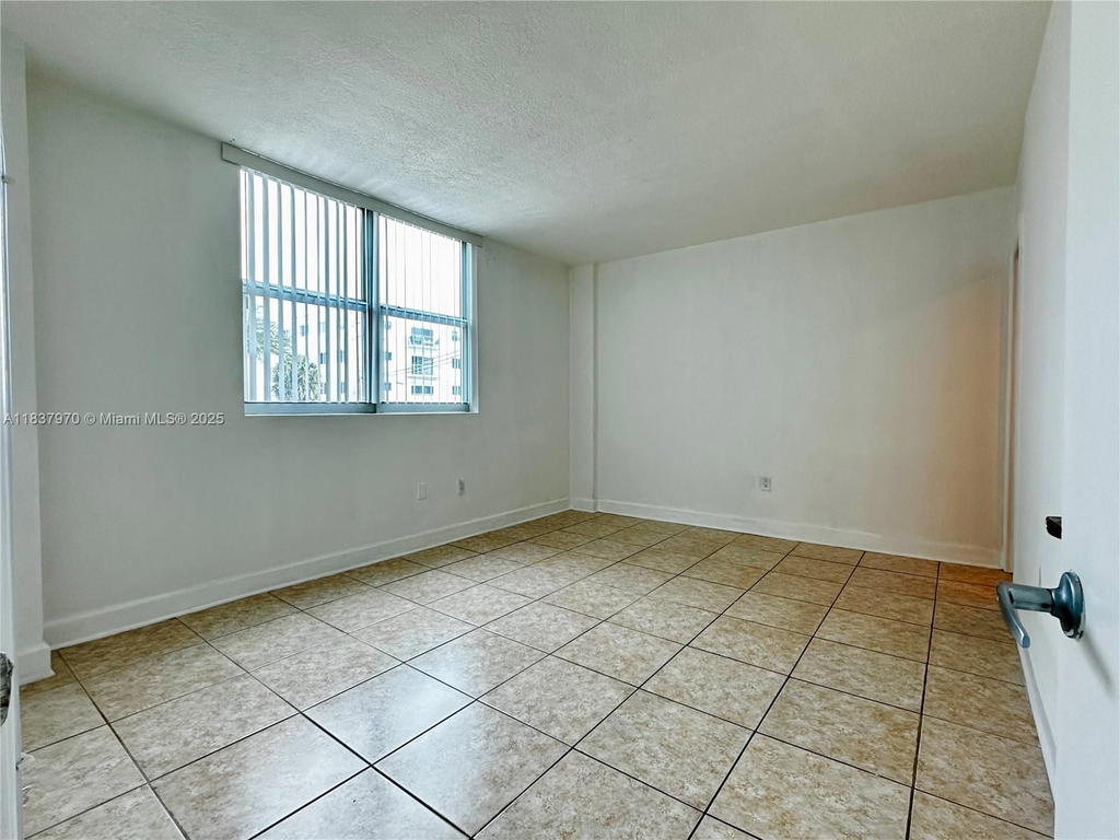 Real estate property located at 7501 Treasure Dr #1P, Miami-dade, Treasures On The Bay Ii C, North Bay Village, FL