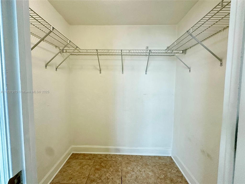Real estate property located at 7501 Treasure Dr #1P, Miami-dade, Treasures On The Bay Ii C, North Bay Village, FL