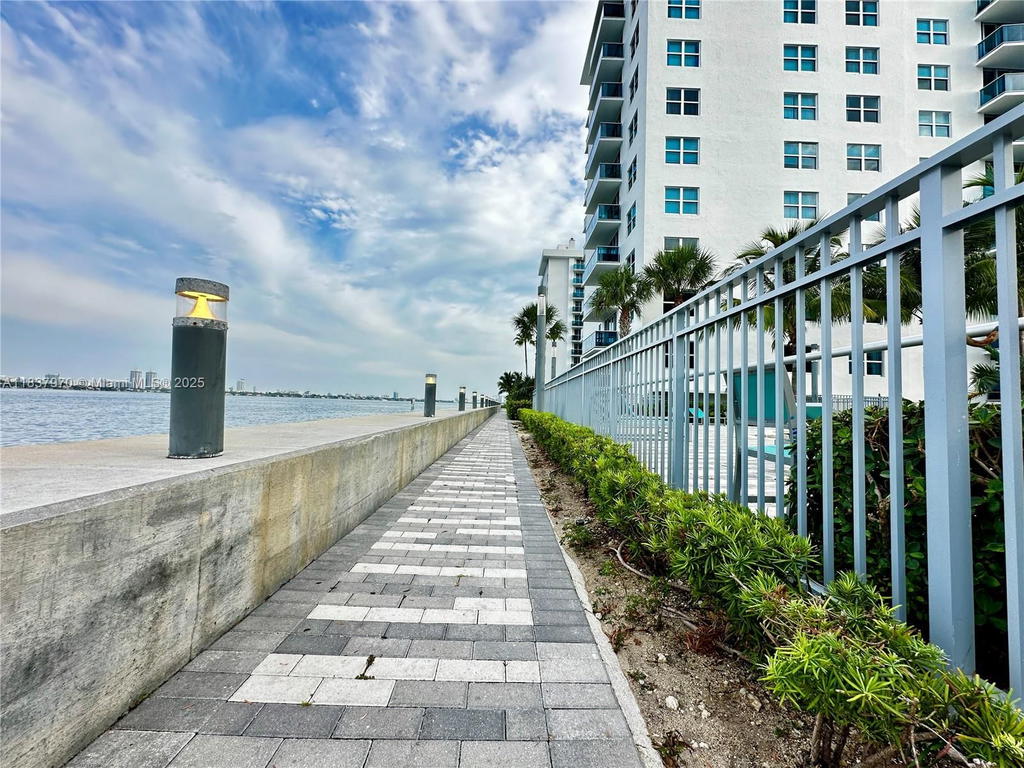 Real estate property located at 7501 Treasure Dr #1P, Miami-dade, Treasures On The Bay Ii C, North Bay Village, FL