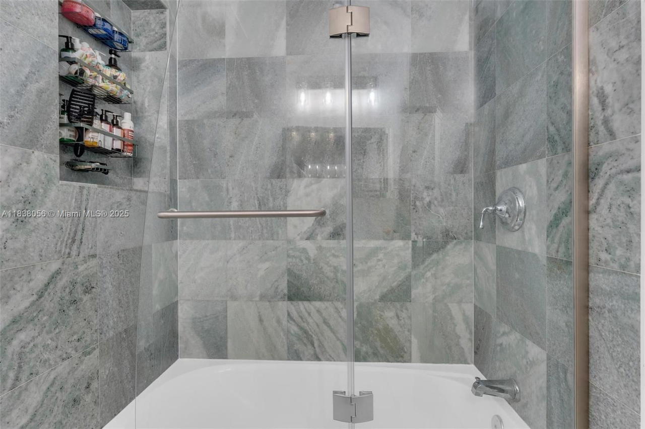 Real estate property located at 1050 Brickell Ave #2416, Miami-dade, 1060 Brickell Condo, Miami, FL