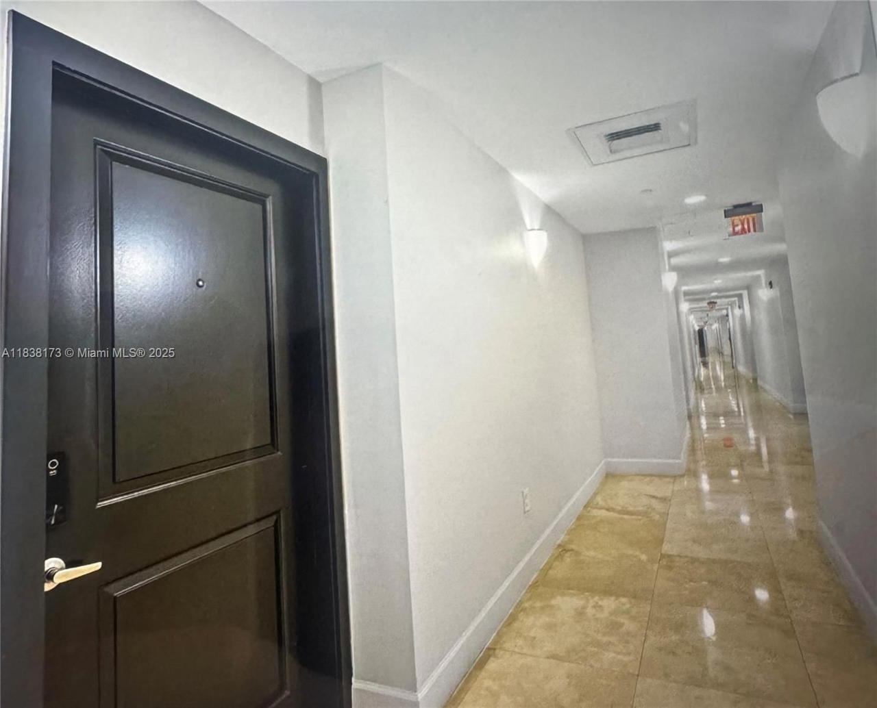 Real estate property located at 10 Aragon Ave #1118, Miami-dade, Ten Aragon Condo, Coral Gables, FL