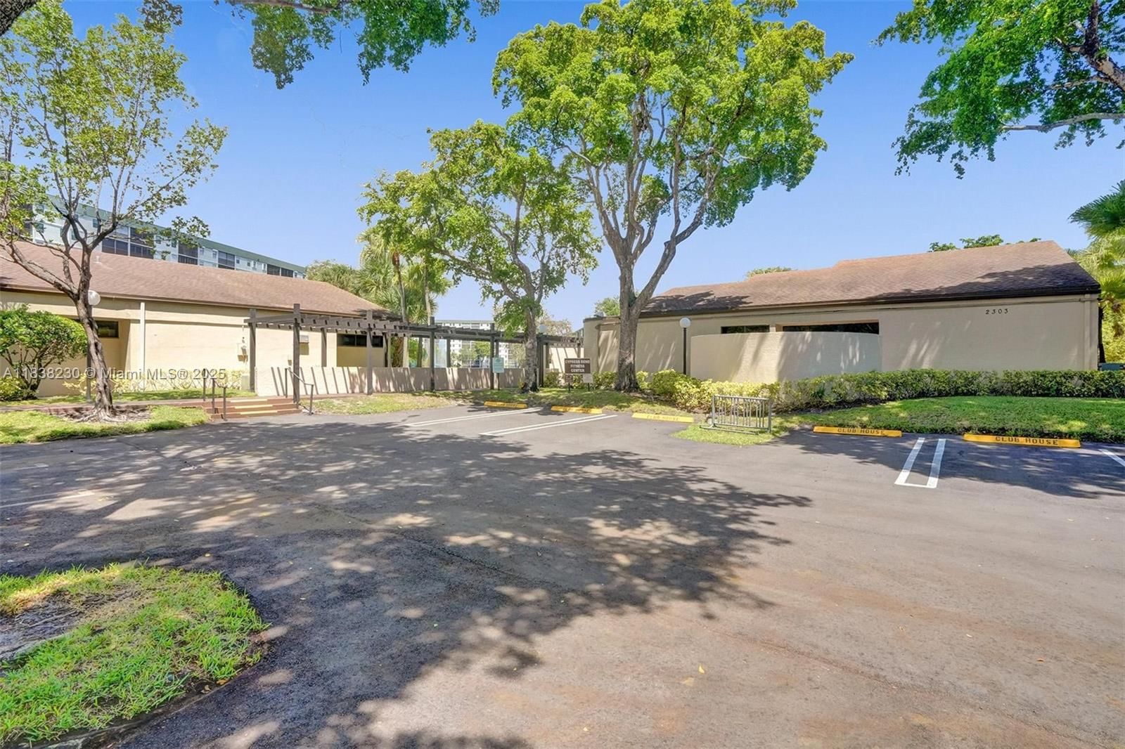 Real estate property located at 2215 Cypress Island Dr #707, Broward, Cypress Bend Condominium, Pompano Beach, FL