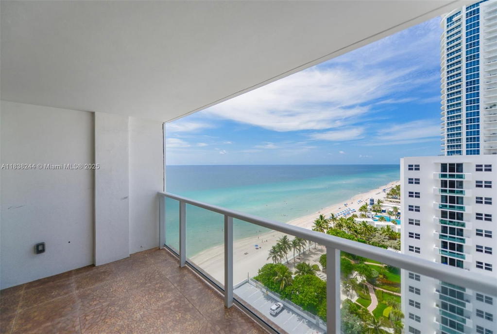Real estate property located at 2751 Ocean Dr #1707S, Broward, Aquarius Condo, Hollywood, FL