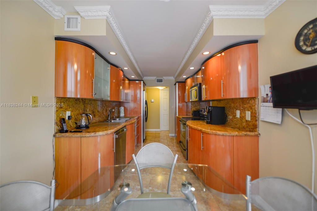 Real estate property located at 2751 Ocean Dr #1707S, Broward, Aquarius Condo, Hollywood, FL