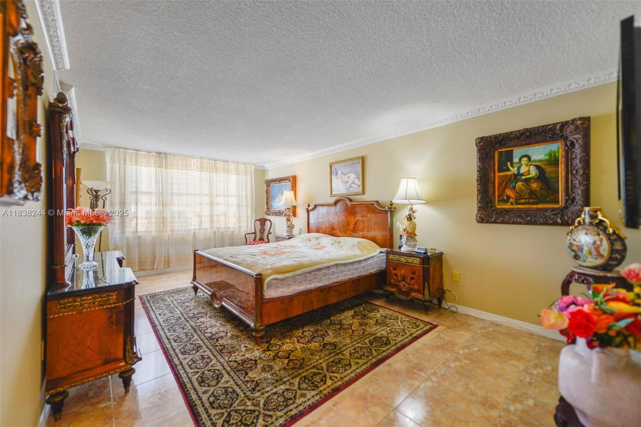 Real estate property located at 2751 Ocean Dr #1707S, Broward, Aquarius Condo, Hollywood, FL