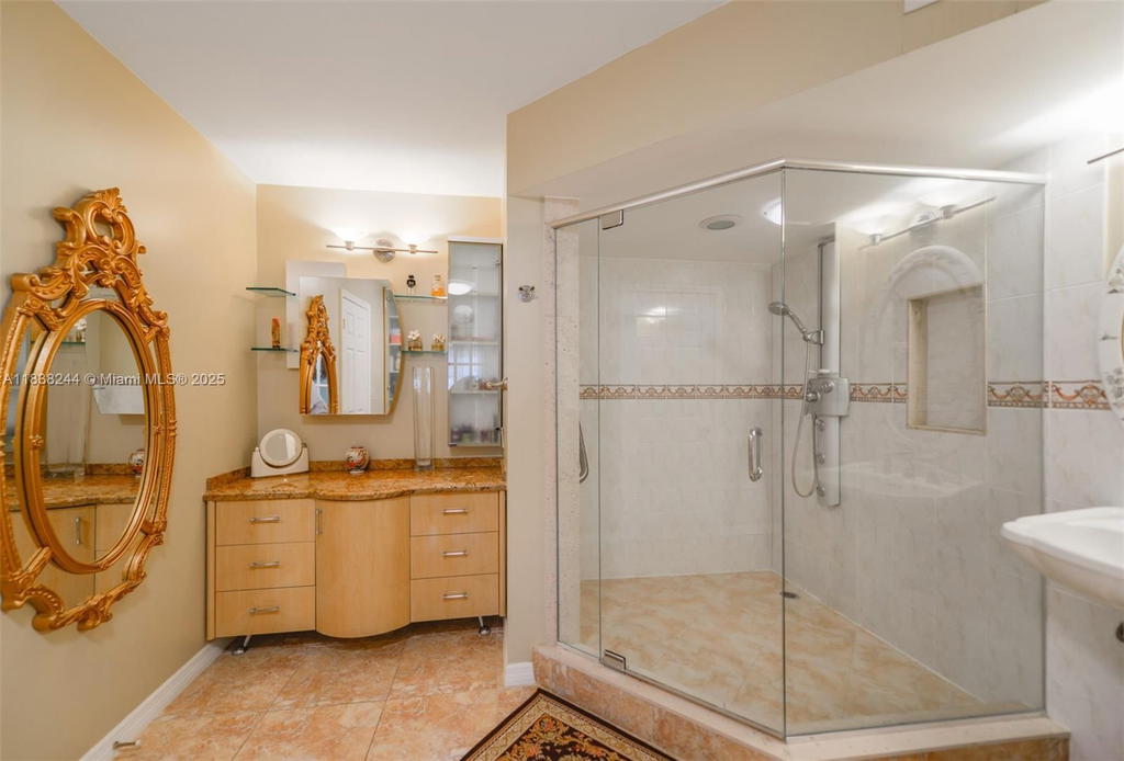 Real estate property located at 2751 Ocean Dr #1707S, Broward, Aquarius Condo, Hollywood, FL