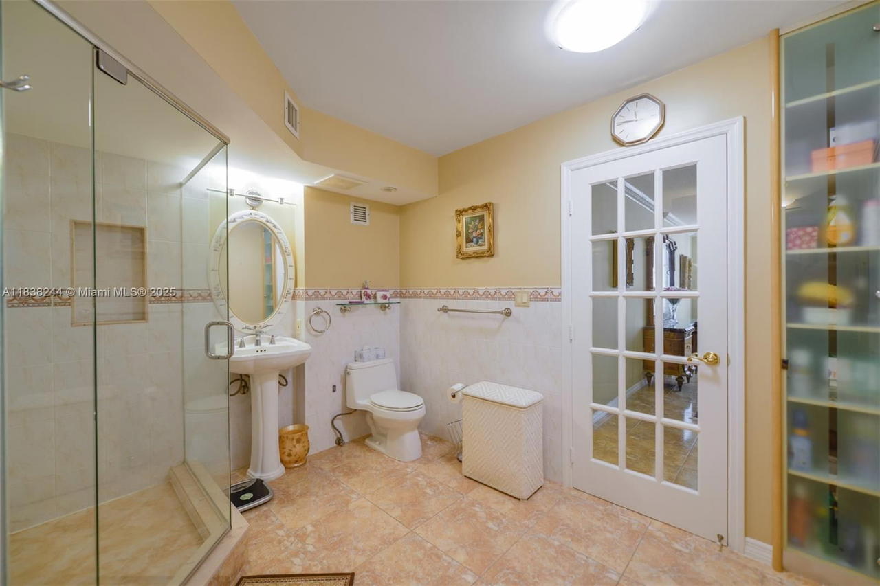 Real estate property located at 2751 Ocean Dr #1707S, Broward, Aquarius Condo, Hollywood, FL