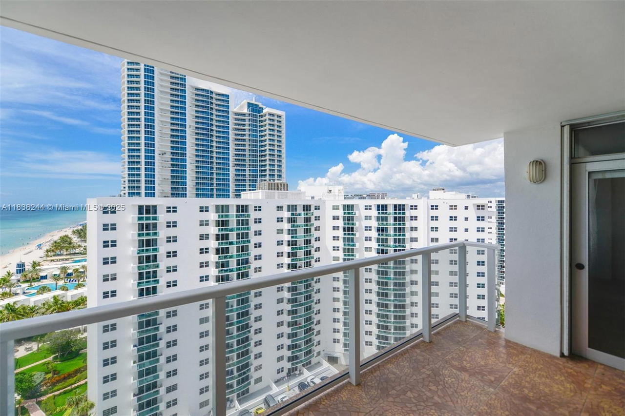 Real estate property located at 2751 Ocean Dr #1707S, Broward, Aquarius Condo, Hollywood, FL