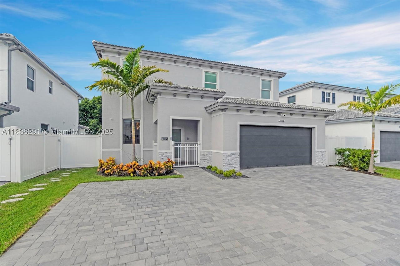 Real estate property located at 14864 163rd Ter, Miami-dade, Kings Grove, Miami, FL